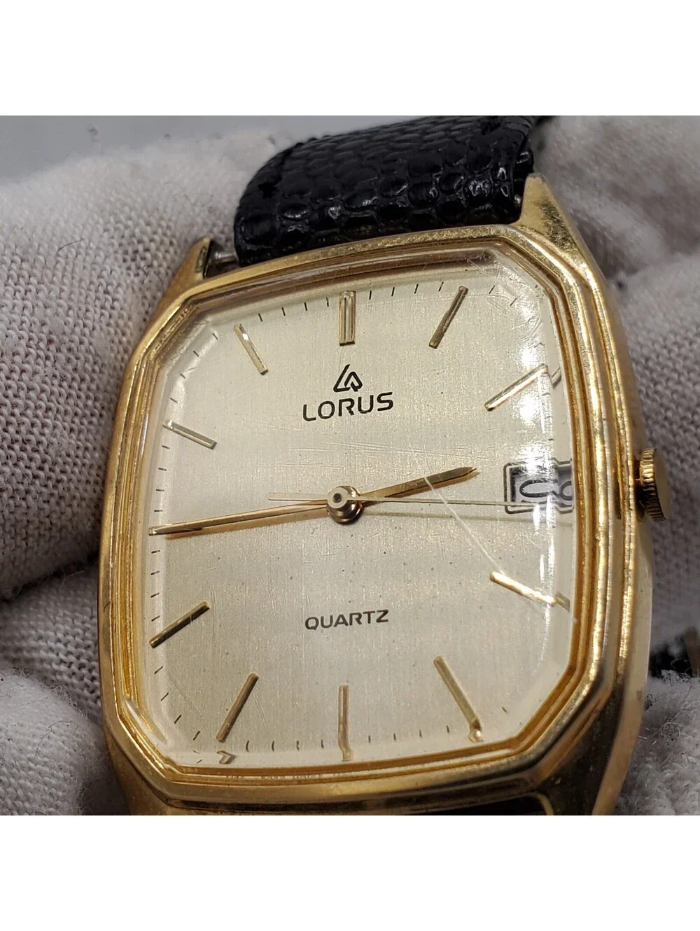 Lorus Watch Women New Battery Gold Tone Date Dial Black Leather Band 23mm READ